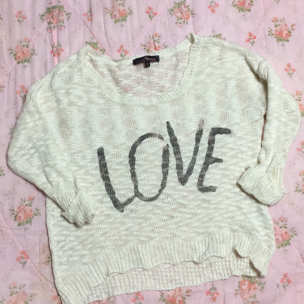 Light weight LOVE sweater